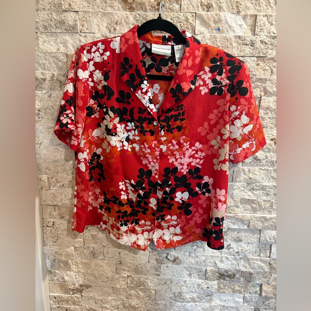 Alfred Dunner Red Black Floral Short Sleeve‎ Blouse size 12P